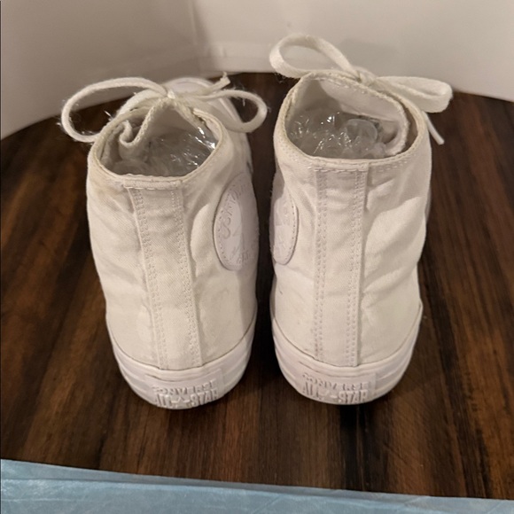 Converse ,Chuck Taylor All Star Classic White High-Top Sneakers - Picture 4 of 6